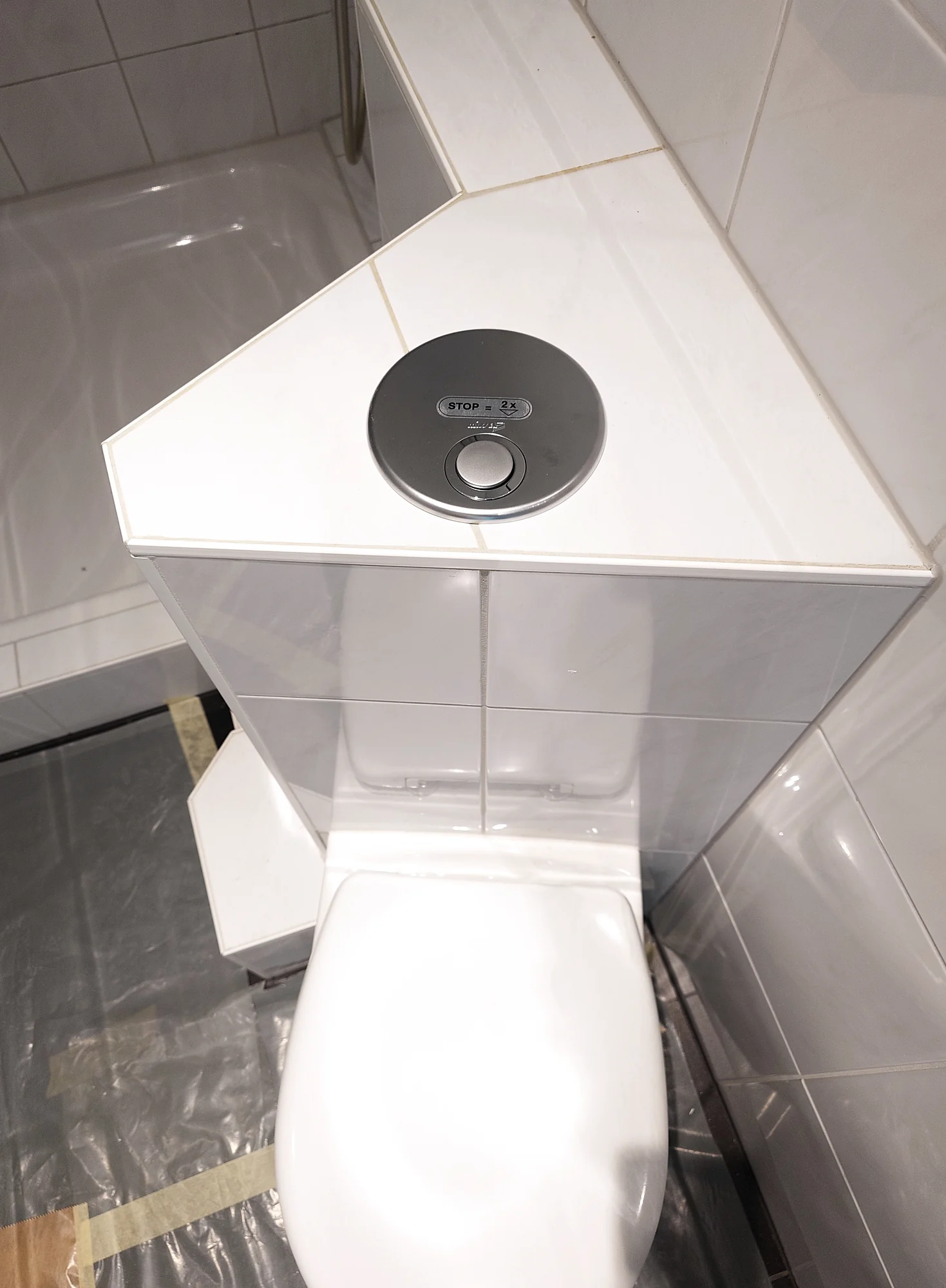 WC mit geschlossenem Spülkasten