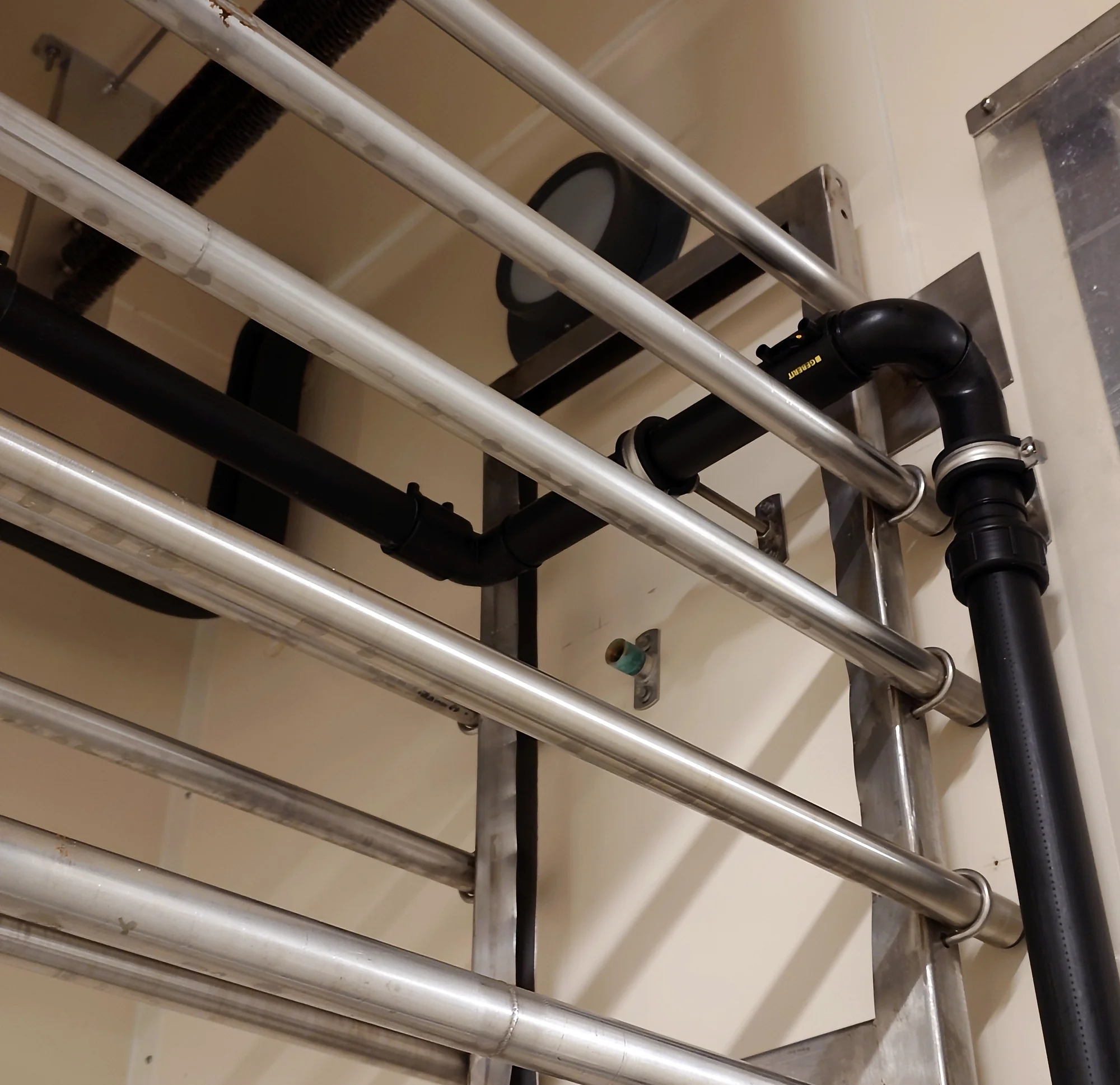 Rohrleitungen einer Sanitärinstallation